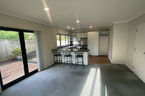 Photo of property in 17 Glanmire Road, Newlands, Wellington, 6037