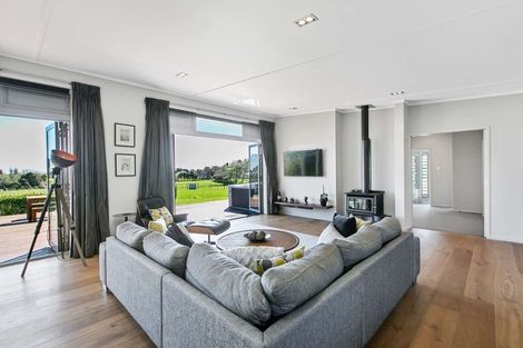 Photo of property in 35 Old Barn Road, Opaheke, Papakura, 2584