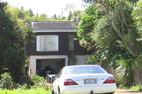 Photo of property in 1b Peter Terrace, Castor Bay, Auckland, 0620