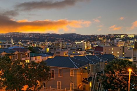 Photo of property in 2/2 Hawker Street, Mount Victoria, Wellington, 6011