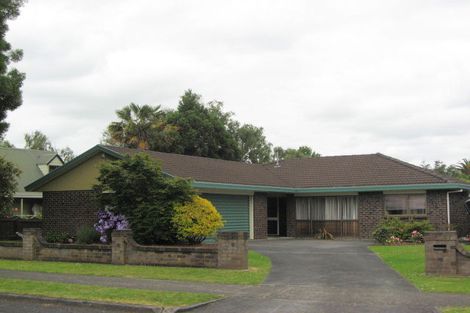 Photo of property in 236 Walter Strevens Drive, Conifer Grove, Takanini, 2112