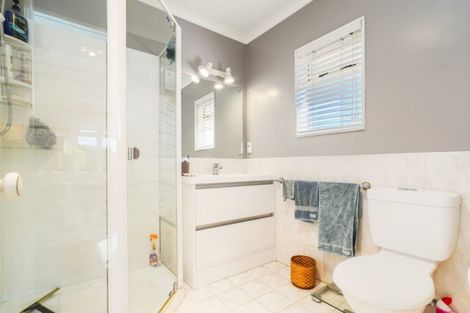 Photo of property in 5 Cate Road, Rototuna, Hamilton, 3210