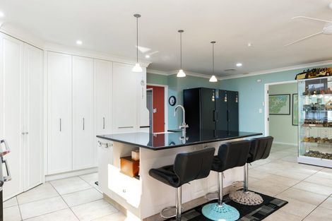 Photo of property in 40-42 Waikawa Road, Picton, 7220