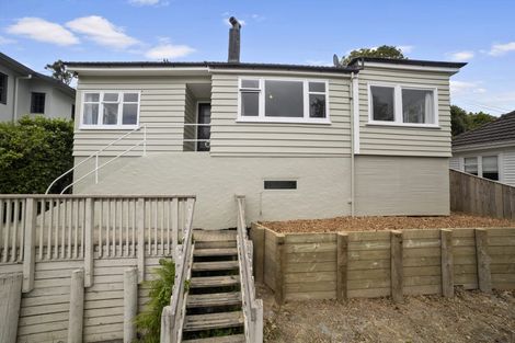 Photo of property in 15 Aplin Terrace, Ngaio, Wellington, 6035
