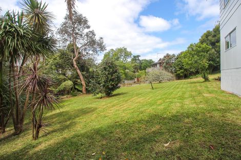 Photo of property in 52 Weatherly Road, Torbay, Auckland, 0630