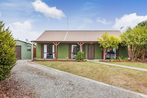 Photo of property in 1 Lydia Place, Kelvin Grove, Palmerston North, 4414