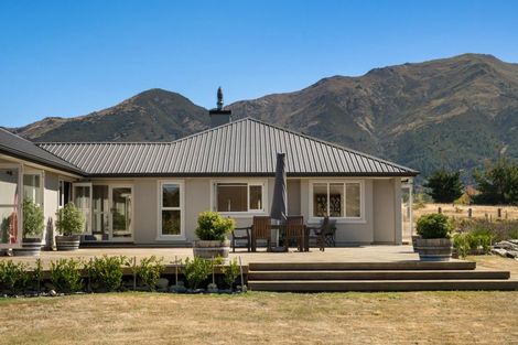 Photo of property in 136 Te Awa Road, Albert Town, Wanaka, 9382