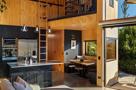 Photo of property in 14 Caithness Court, Jacks Point, Queenstown, 9371