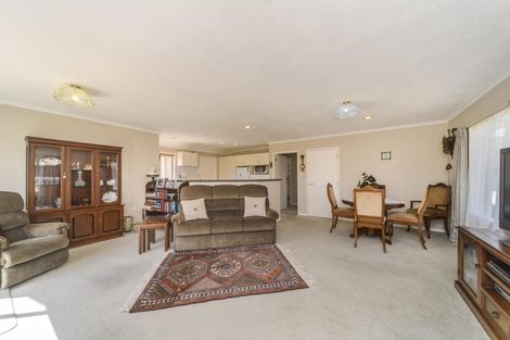 Photo of property in 3 Royal Fern, Kelvin Grove, Palmerston North, 4414