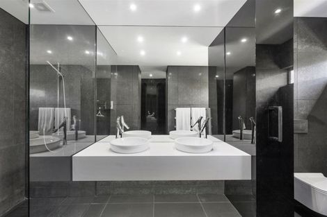 Photo of property in 116 Aikmans Road, Merivale, Christchurch, 8014