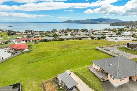 Photo of property in 8 Freyja Crescent, Coopers Beach, 0420