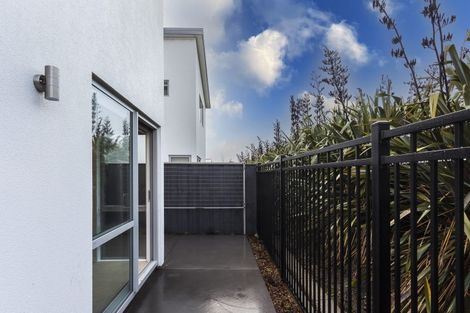 Photo of property in 17 Kakapo Lane, Redwood, Christchurch, 8051