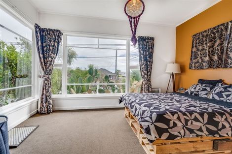 Photo of property in 119 Bowhill Road, New Brighton, Christchurch, 8083