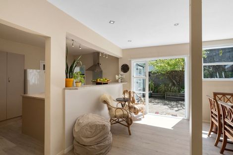 Photo of property in 71 Muritai Road, Eastbourne, Lower Hutt, 5013