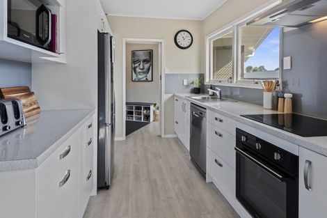 Photo of property in 51 Memorial Drive, Parahaki, Whangarei, 0112