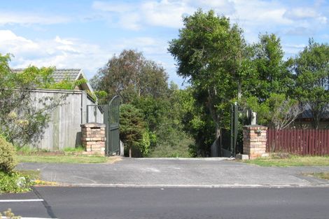 Photo of property in 115 West Harbour Drive, West Harbour, Auckland, 0618