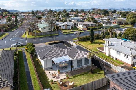 Photo of property in 604b Te Atatu Road, Te Atatu Peninsula, Auckland, 0610