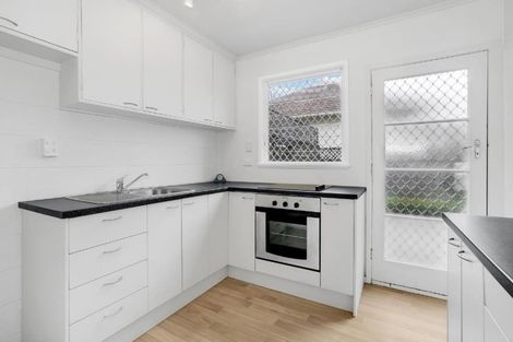 Photo of property in 231a Point Chevalier Road, Point Chevalier, Auckland, 1022