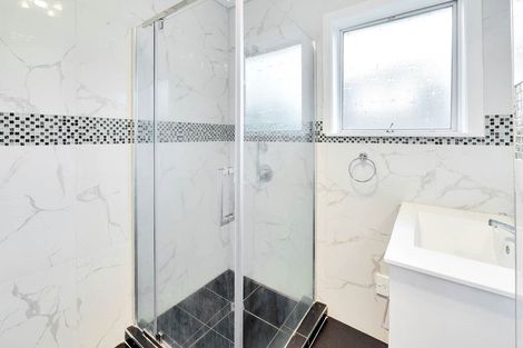 Photo of property in 65 Larnoch Road, Henderson, Auckland, 0610