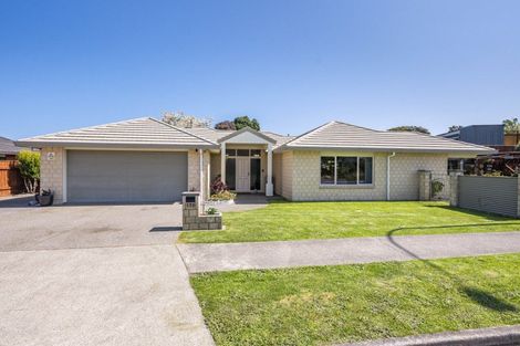 Photo of property in 170 Guildford Drive, Paraparaumu Beach, Paraparaumu, 5032