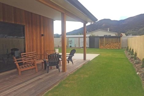 Photo of property in 21 Pennycook Place, Lake Hawea, Wanaka, 9382