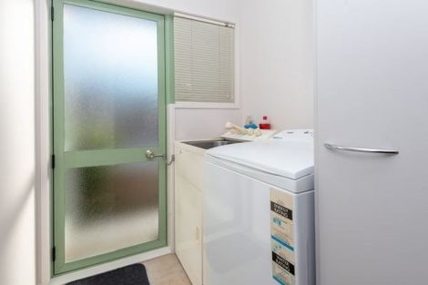 Photo of property in 2/30 Uxbridge Road, Mellons Bay, Auckland, 2014