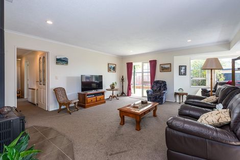 Photo of property in 4 Beauford Place, Parklands, Christchurch, 8083