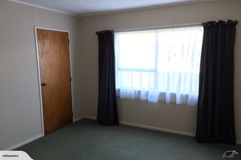 Photo of property in 4b Peter Hall Drive, Kelvin Grove, Palmerston North, 4414