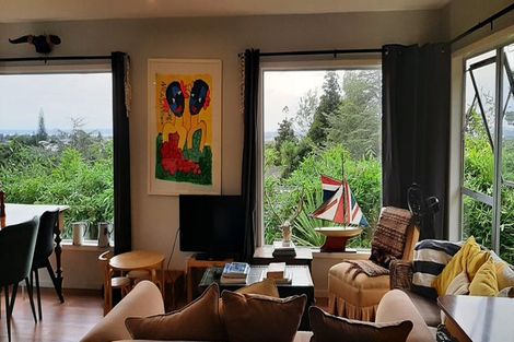 Photo of property in 37 West Lynn Road, Titirangi, Auckland, 0604