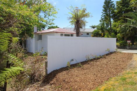 Photo of property in 16 Parrs Cross Road, Henderson, Auckland, 0612