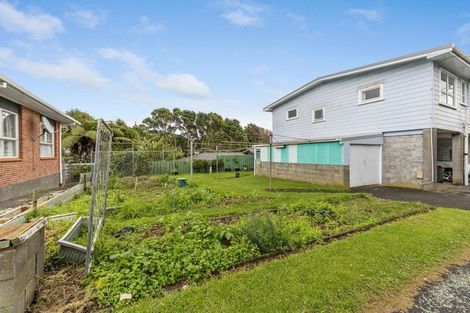 Photo of property in 37c Breakwater Road, Moturoa, New Plymouth, 4310