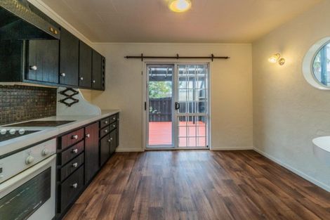 Photo of property in 2/19 Ridgemount Rise, Mangere Bridge, Auckland, 2022