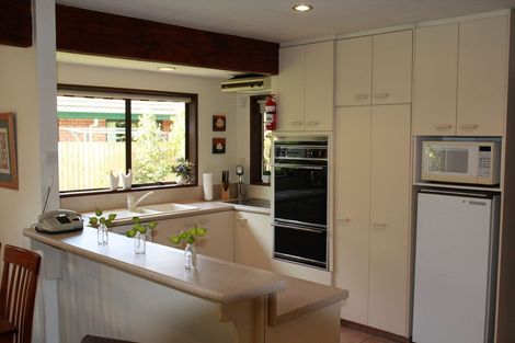 Photo of property in 28 Tyndale Place, Ilam, Christchurch, 8041