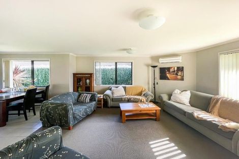 Photo of property in 18 Malbec Place, Rototuna, Hamilton, 3210