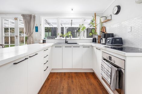 Photo of property in 30 Hinemoa Street, Paraparaumu, 5032