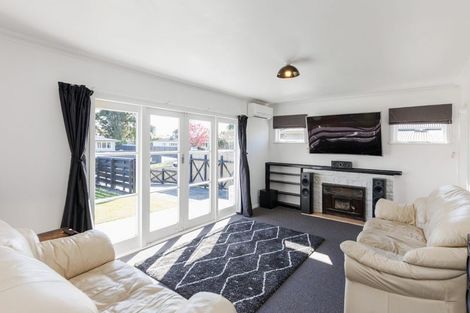 Photo of property in 12 Galway Avenue, Hokowhitu, Palmerston North, 4410