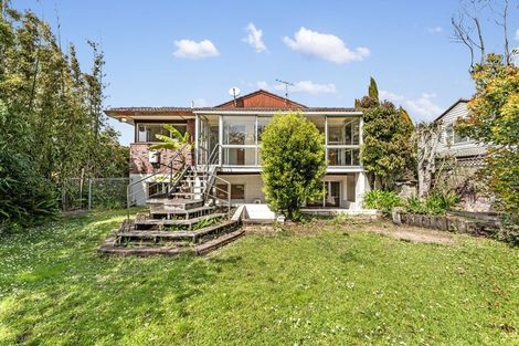 Photo of property in 40 Montgomery Avenue, Rothesay Bay, Auckland, 0630