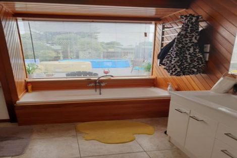 Photo of property in 338 Marine Parade, New Brighton, Christchurch, 8061