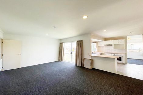 Photo of property in 33 Palmcrest Grove, Highland Park, Auckland, 2010