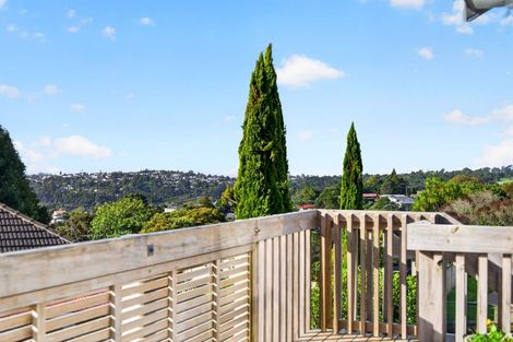 Photo of property in 2/47 Birkdale Road, Birkdale, Auckland, 0626