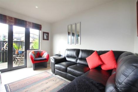 Photo of property in 10 Dawood Place, The Gardens, Auckland, 2105