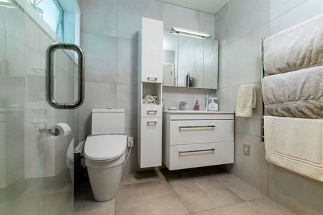 Photo of property in 2/5a Galaxy Drive, Mairangi Bay, Auckland, 0630