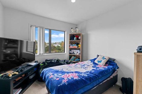 Photo of property in 4/36 West Coast Road, Glen Eden, Auckland, 0602
