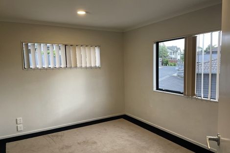 Photo of property in 89a Mt Lebanon Crescent, The Gardens, Auckland, 2105