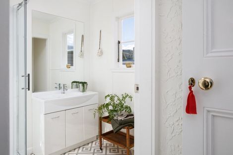 Photo of property in 40 Endcliffe Road, Kaiti, Gisborne, 4010