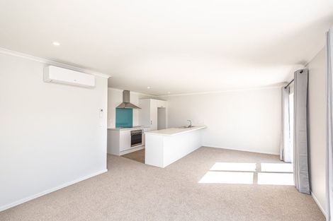 Photo of property in 6a Cross Street, Castlecliff, Whanganui, 4501