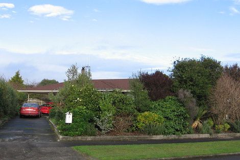 Photo of property in 3 Mokau Place, Terrace End, Palmerston North, 4410