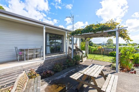Photo of property in 16 Kereru Street, Henderson, Auckland, 0612