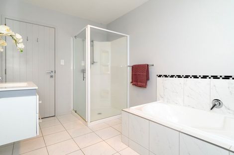 Photo of property in 16 Eagle Street, Welcome Bay, Tauranga, 3112