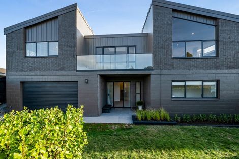 Photo of property in 20 Tiverton Crescent, Whalers Gate, New Plymouth, 4310